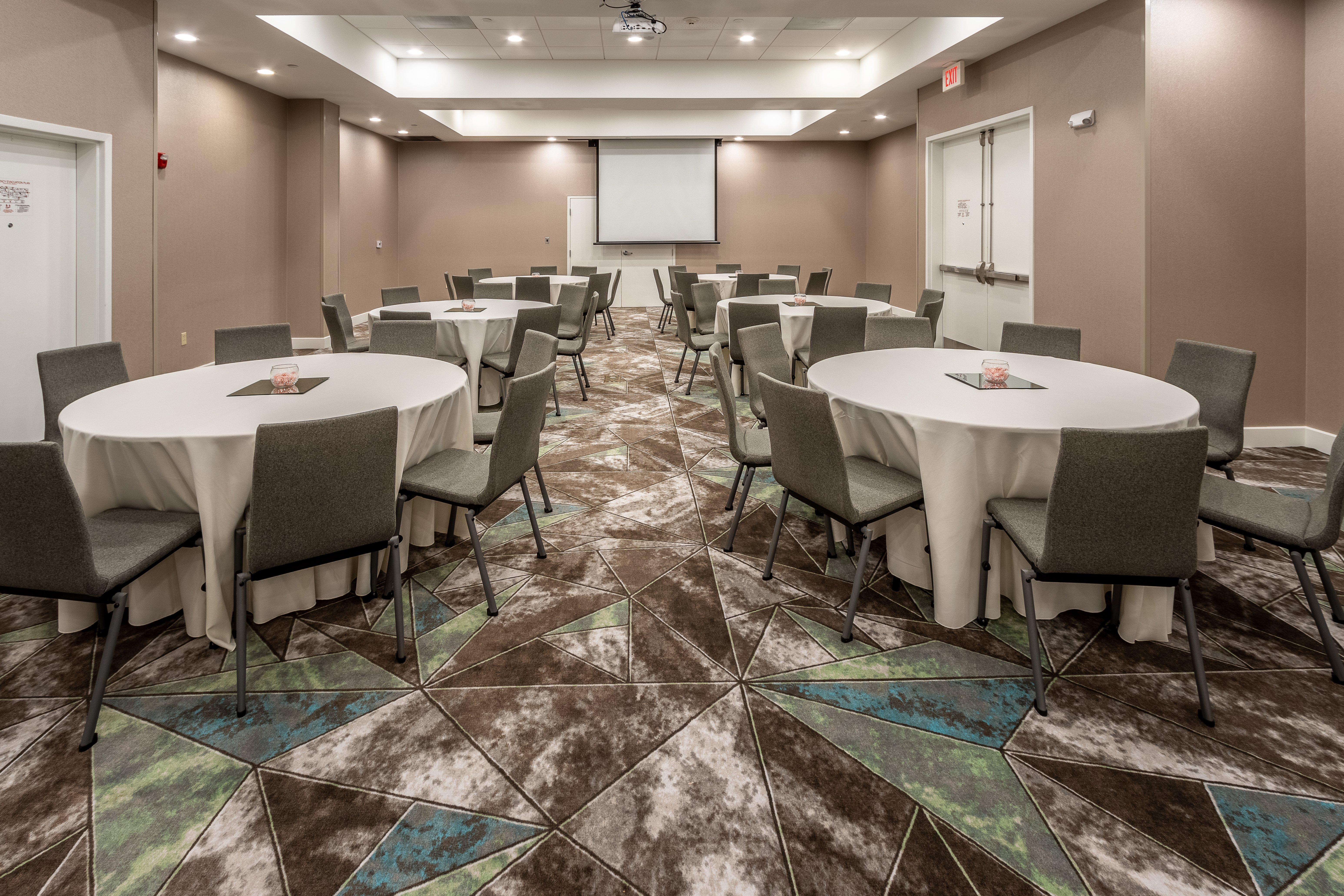 Holiday Inn Hotel & Suites Memphis-Wolfchase Galleria By Ihg Екстериор снимка
