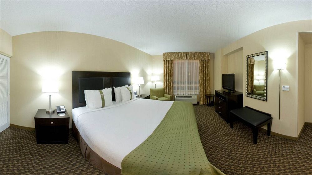 Holiday Inn Hotel & Suites Memphis-Wolfchase Galleria By Ihg Екстериор снимка